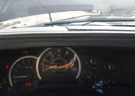 2004 Cadillac Escalade Standard z USA, uszkodzony, nr VIN 1GYEC63TX4R249133